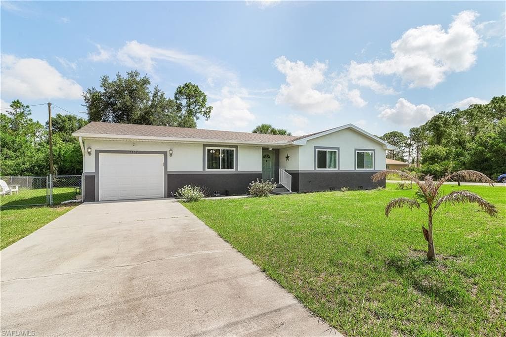 2807 E 2nd ST LEHIGH ACRES, FL 33936