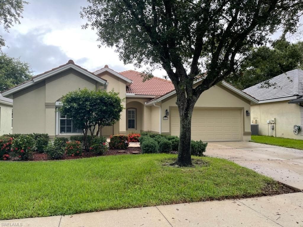 6472 Autumn Woods BLVD NAPLES, FL 34109