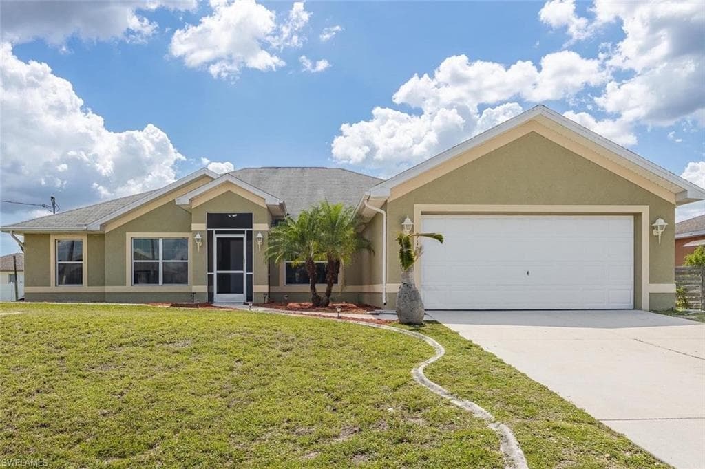 919 Acroft AVE LEHIGH ACRES, FL 33971