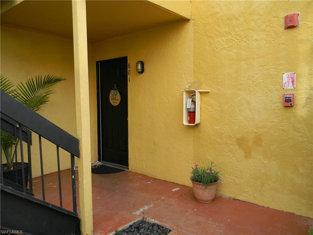 2885 Winkler AVE 601 FORT MYERS, FL 33916