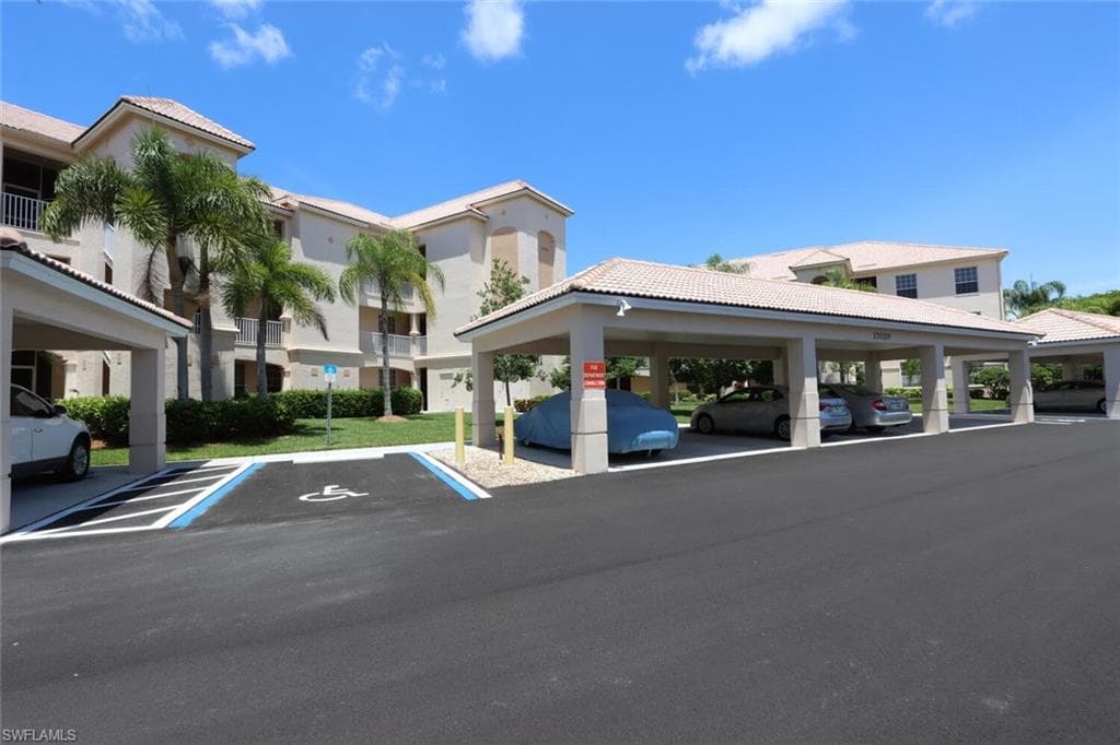 17020 Willowcrest WAY 302 FORT MYERS, FL 33908