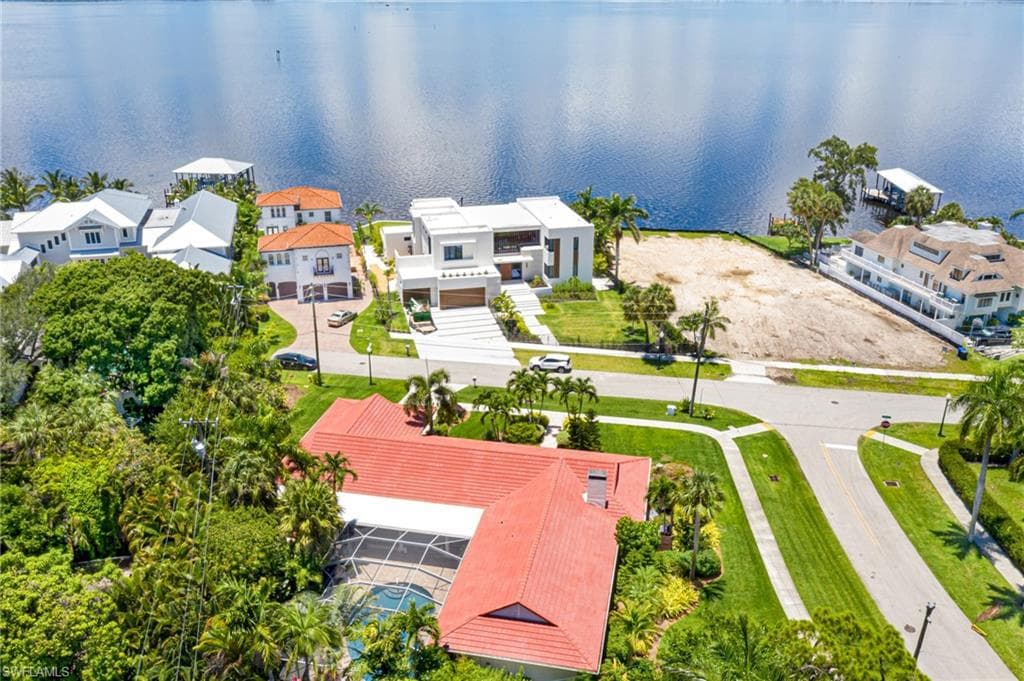 2943 Valencia WAY FORT MYERS, FL 33901
