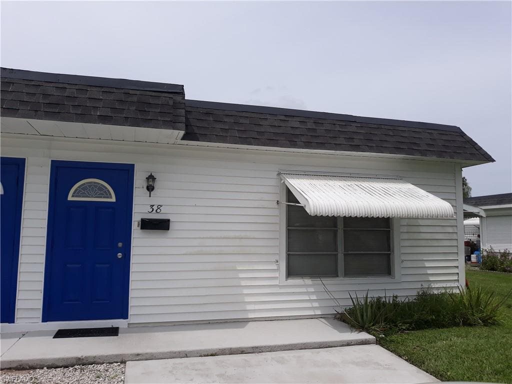 38 Hamlin CT LEHIGH ACRES, FL 33936