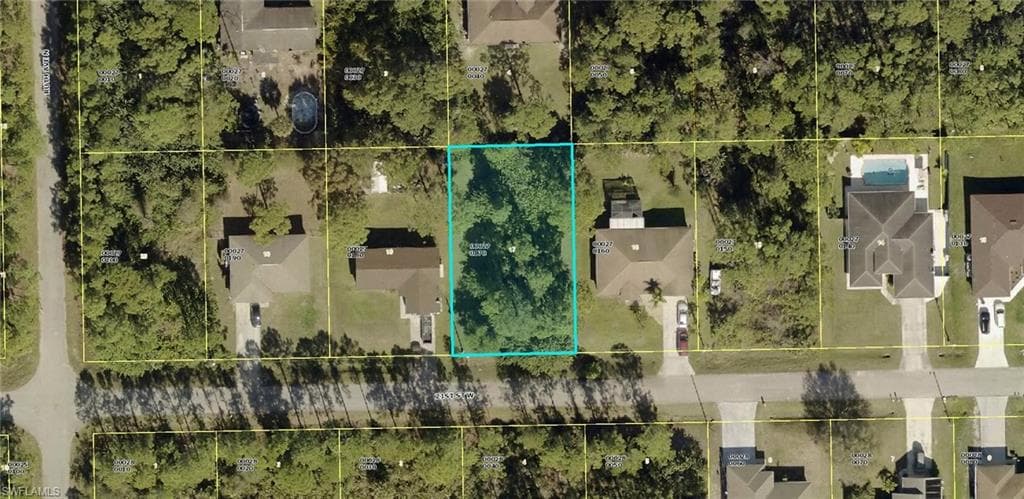 3212 21st ST W LEHIGH ACRES, FL 33971
