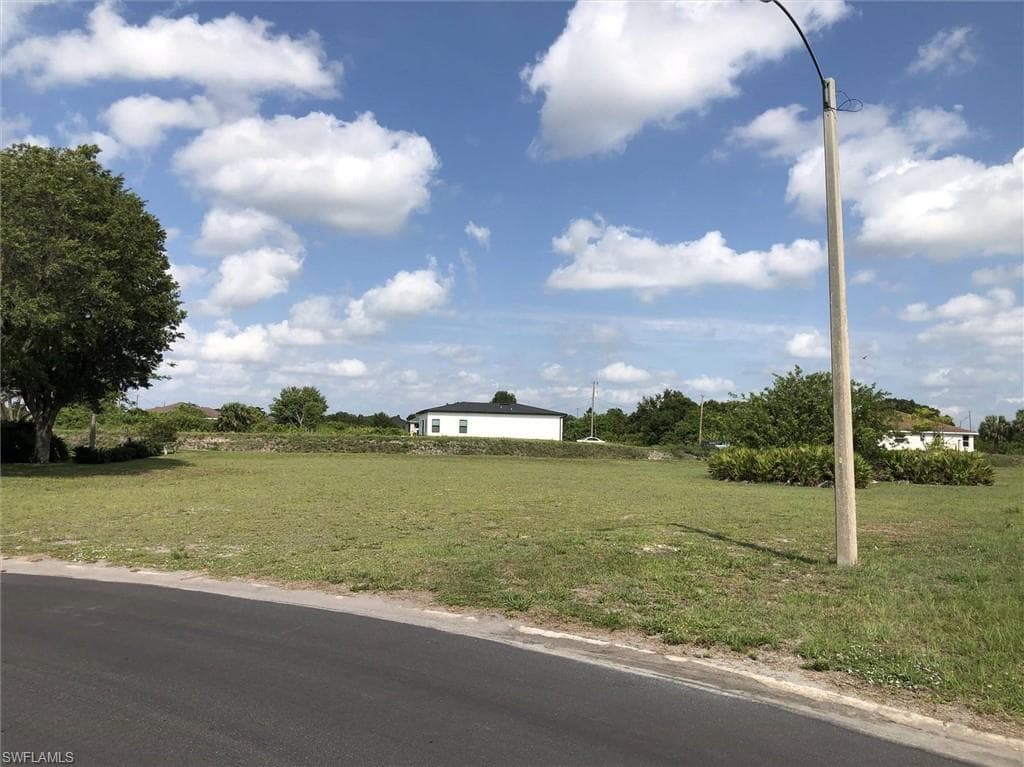 1531 Crestwood CIR W LEHIGH ACRES, FL 33936