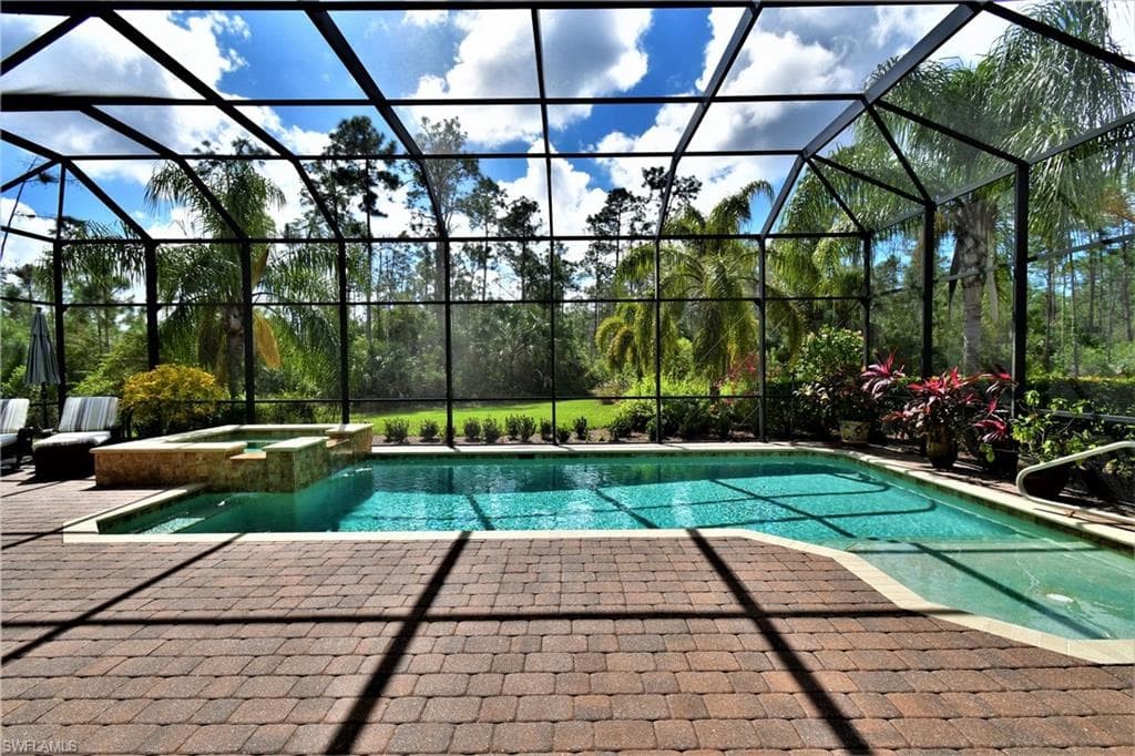 6430 Vivaldi CT NAPLES, FL 34113