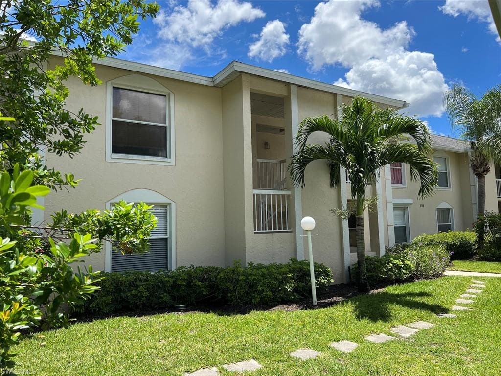 654 Squire CIR 101 NAPLES, FL 34104