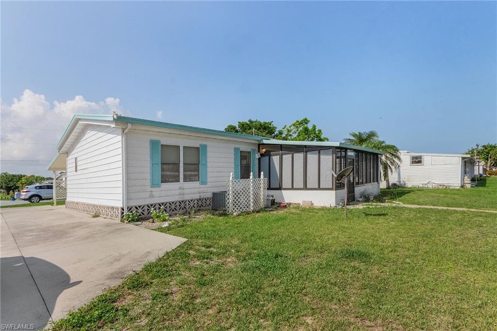 4998 Sandpiper DR ST. JAMES CITY, FL 33956