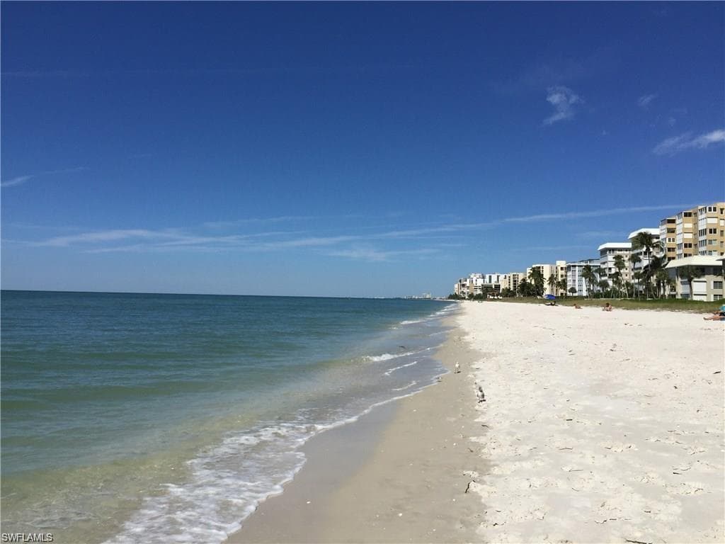 2500 Gulf Shore BLVD N S1 NAPLES, FL 34103