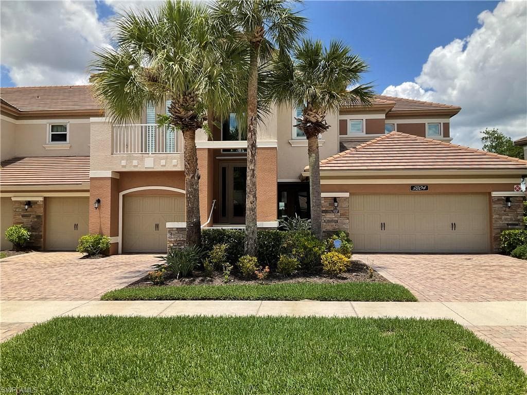9204 Quartz LN 3-202 NAPLES, FL 34120