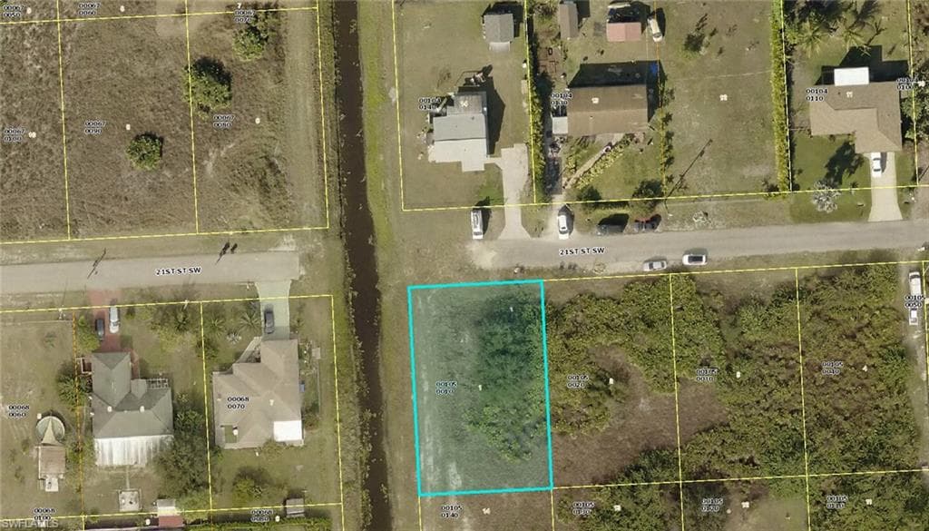 2613 21st ST SW LEHIGH ACRES, FL 33976