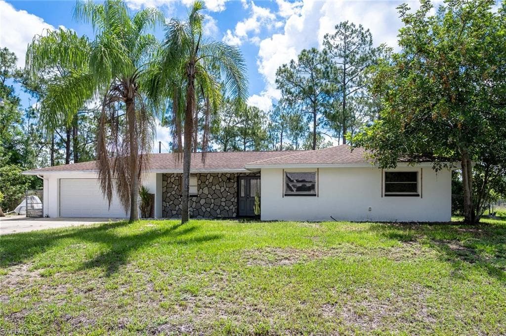 212 Grant AVE LEHIGH ACRES, FL 33936