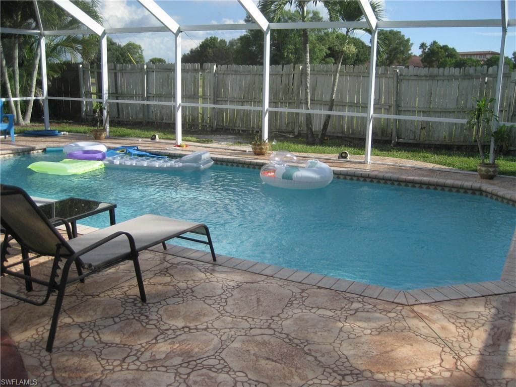930 SW 37th LN CAPE CORAL, FL 33914