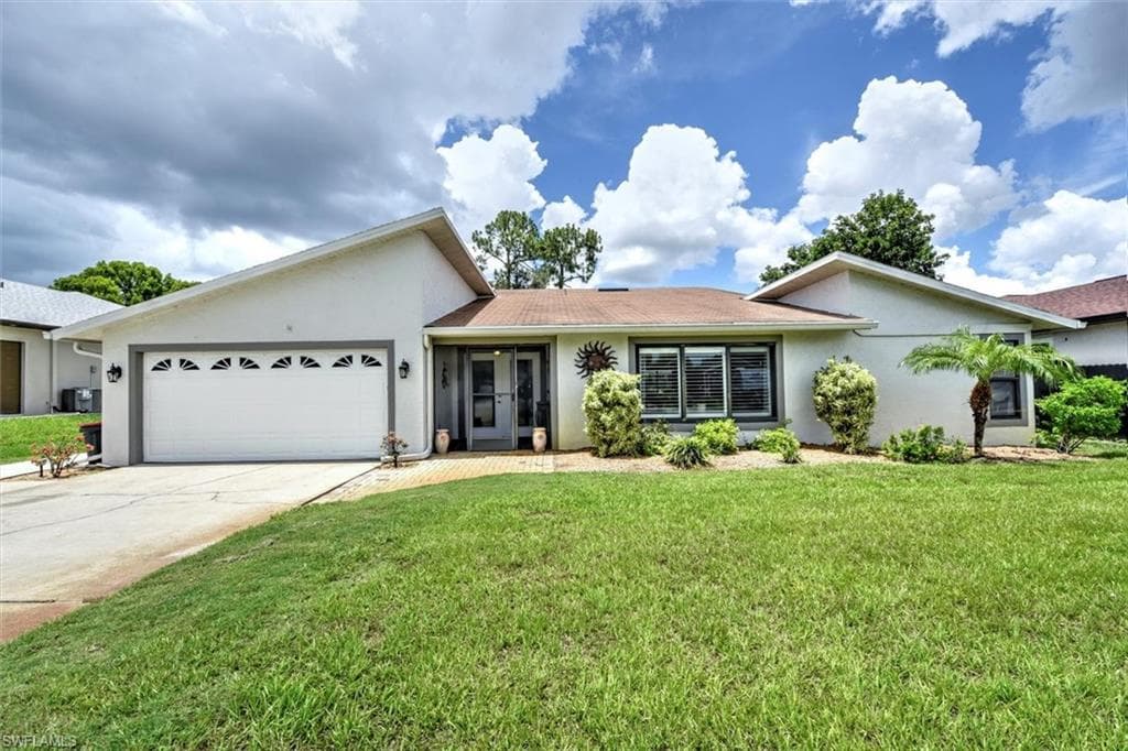 8237 Pennsylvania BLVD FORT MYERS, FL 33967