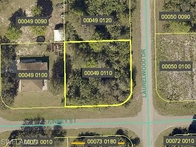 6045 + 6049 Laurelwood DR FORT MYERS, FL 33905