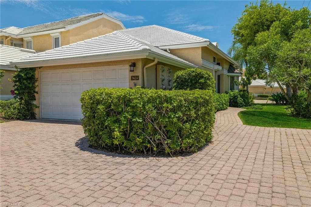 3624 Belair LN 13 NAPLES, FL 34103
