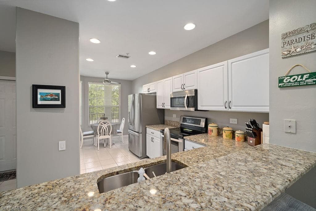 8217 Parkstone PL 1-304 NAPLES, FL 34120