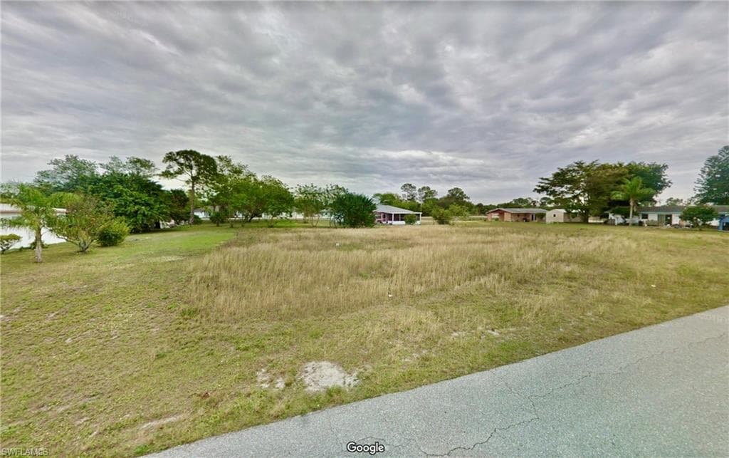 421 Canyon DR S LEHIGH ACRES, FL 33936