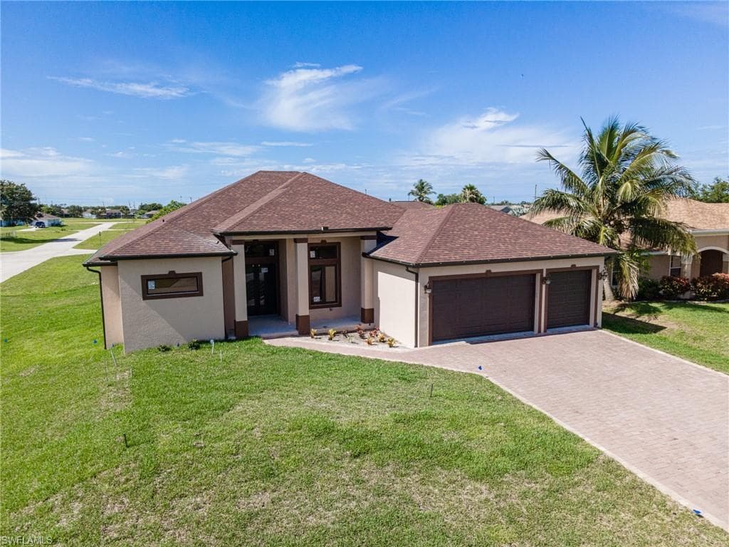 2212 NE 17th TER CAPE CORAL, FL 33909