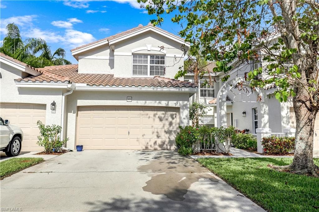 6834 Lantana Bridge RD 101 NAPLES, FL 34109