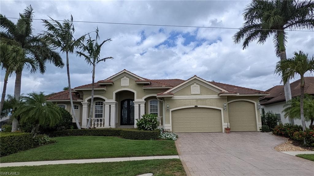 466 Clifton CT MARCO ISLAND, FL 34145