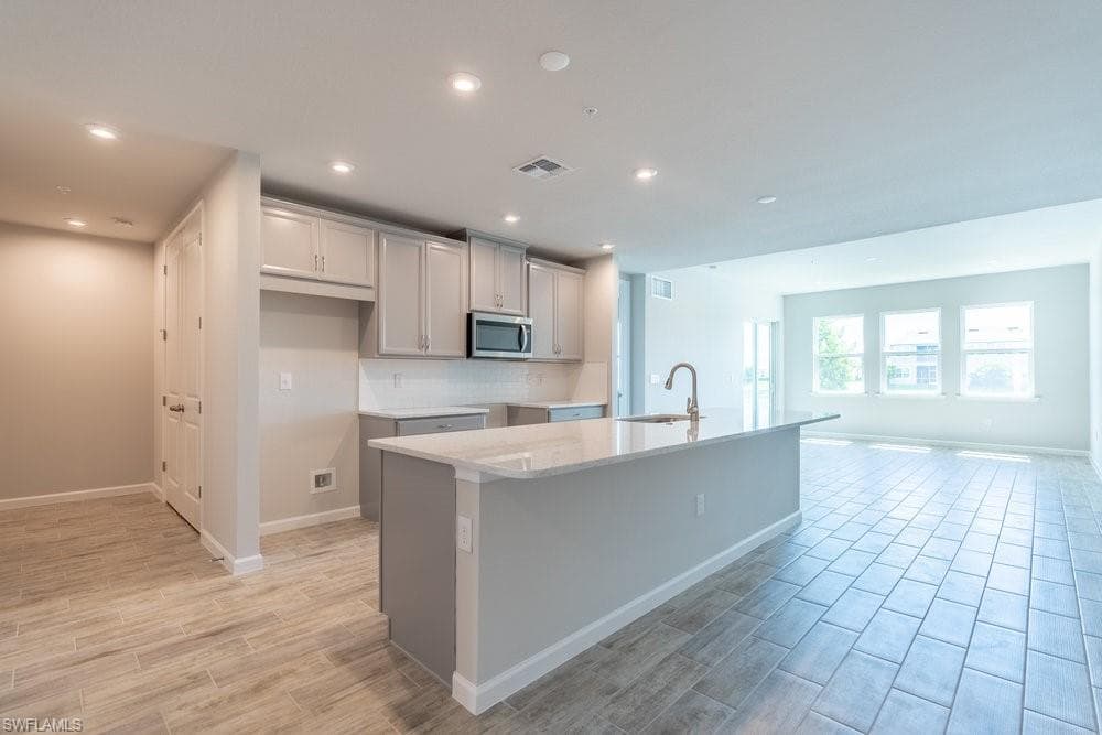 4709 ARBORETUM CIR 102 NAPLES, FL 34112