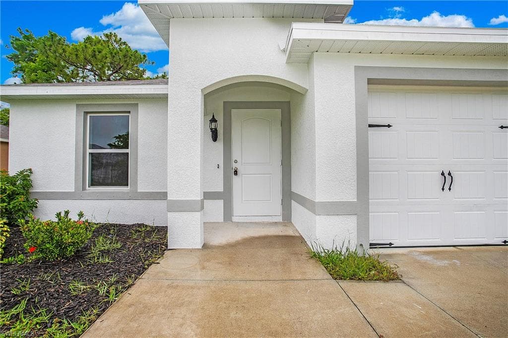 1821 25th ST CAPE CORAL, FL 33914