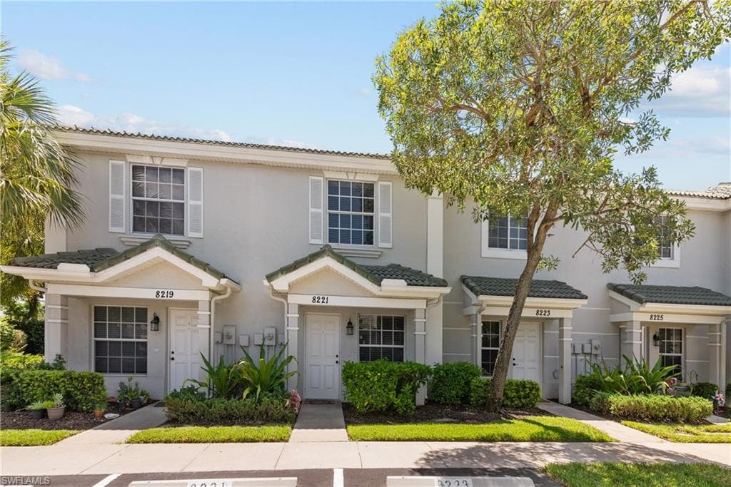 8221 Pacific Beach DR FORT MYERS, FL 33966