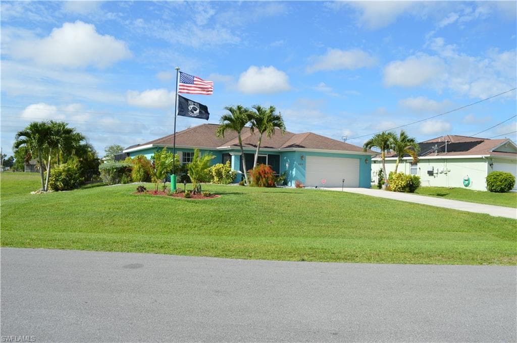 900 NW Embers TER CAPE CORAL, FL 33993