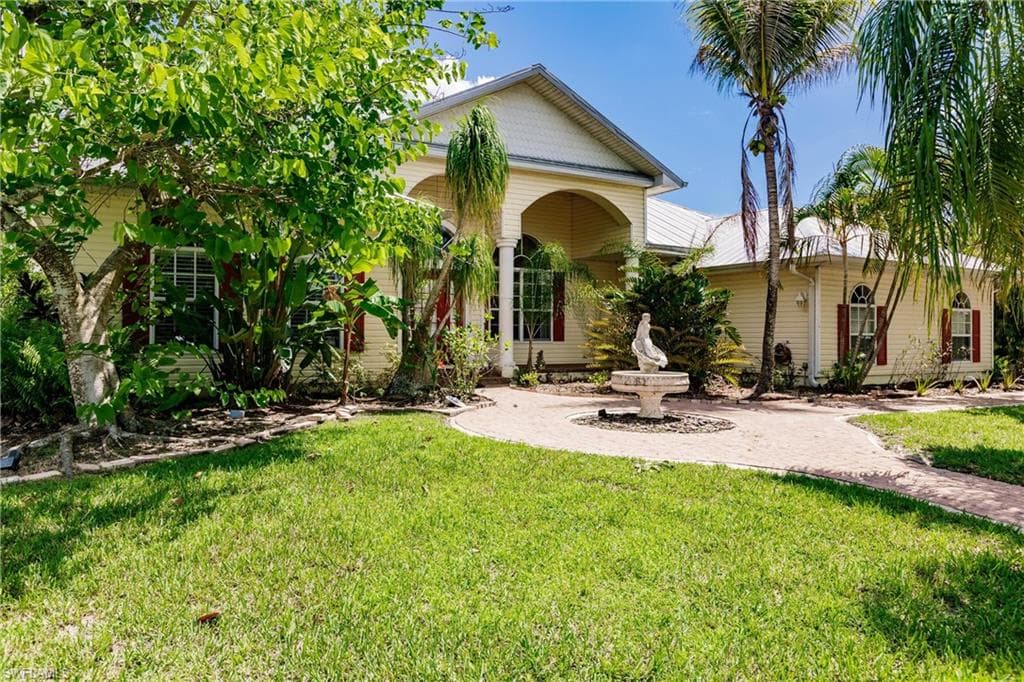 6072 Eagle Watch CT NORTH FORT MYERS, FL 33917