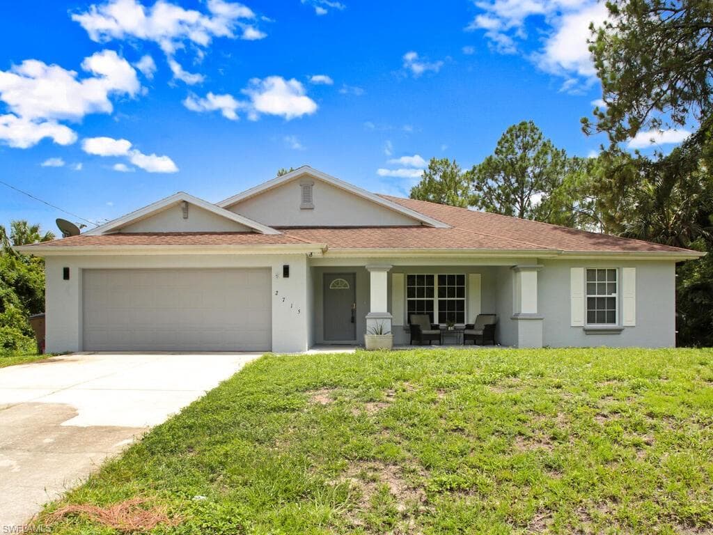 2715 26th ST W LEHIGH ACRES, FL 33971