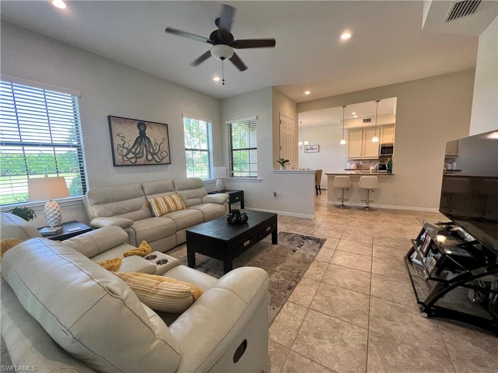 26111 Palace LN 102 BONITA SPRINGS, FL 34135