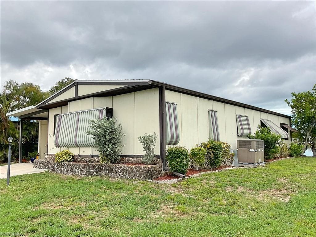 35 Covey LN 35 NAPLES, FL 34114