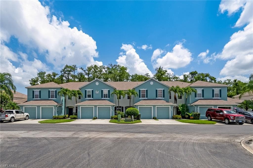 3632 Pine Oak CIR 102 FORT MYERS, FL 33916