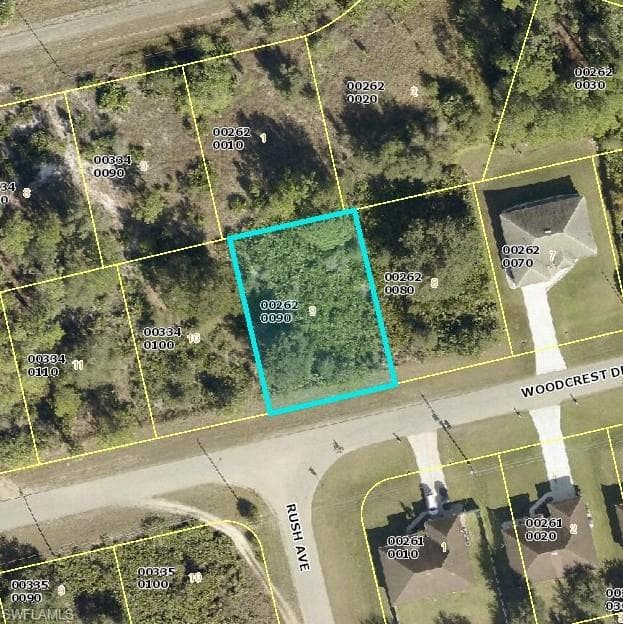 682 Woodcrest DR LEHIGH ACRES, FL 33972