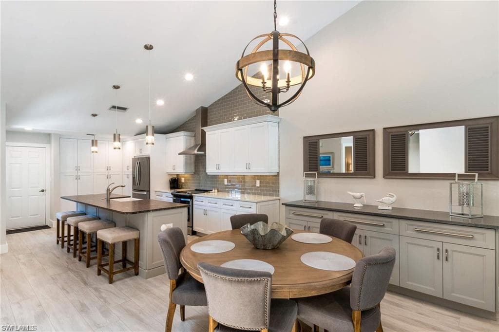 4014 Crayton RD NAPLES, FL 34103