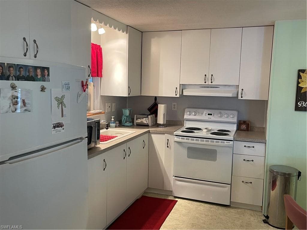 27432 Pauline DR BONITA SPRINGS, FL 34135