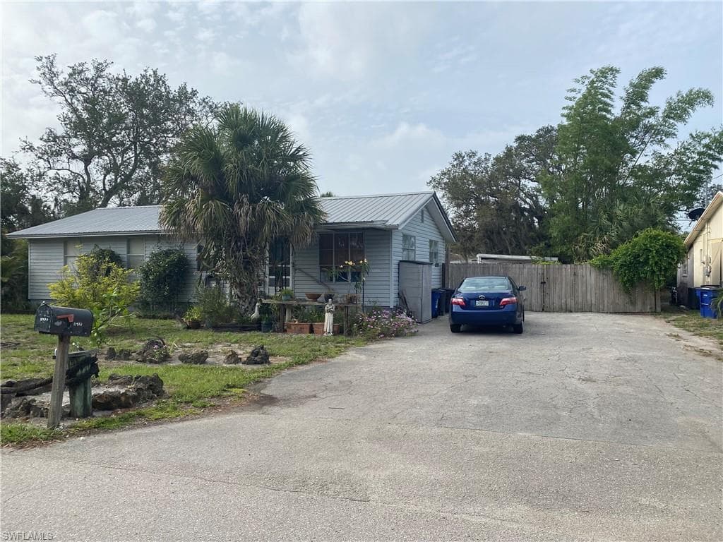 11430 Pendleton ST BONITA SPRINGS, FL 34135