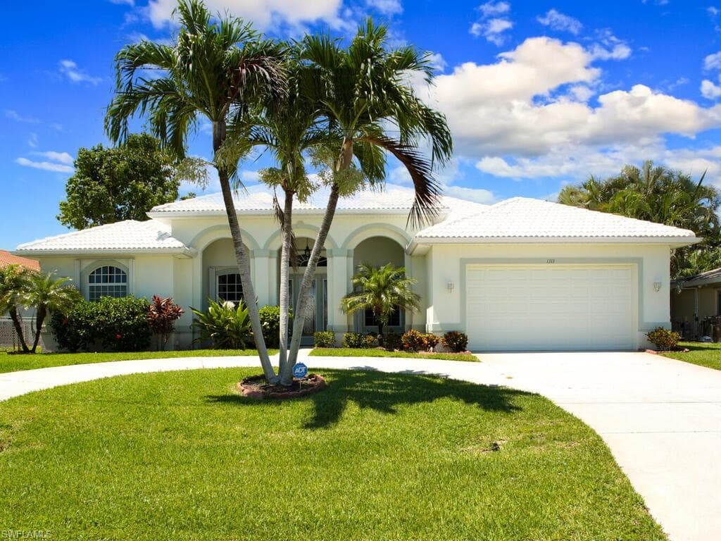 1313 SE 29th TER CAPE CORAL, FL 33904