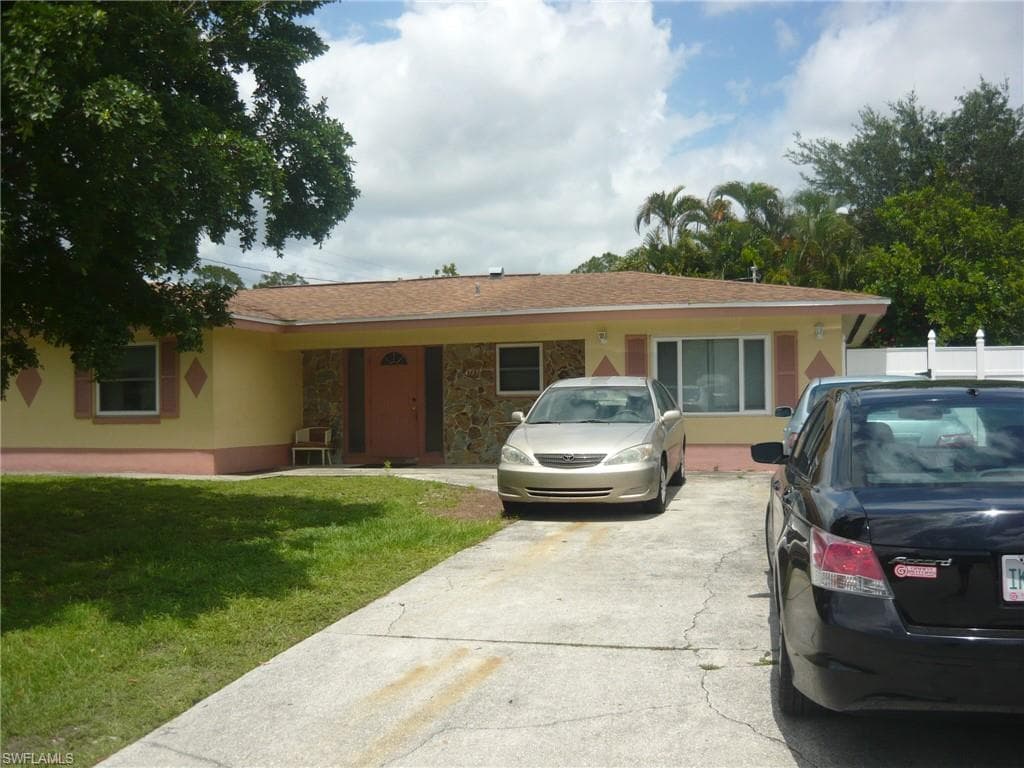 4735 West DR FORT MYERS, FL 33907