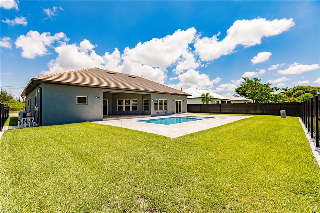 2322 Trafalgar PKY CAPE CORAL, FL 33991