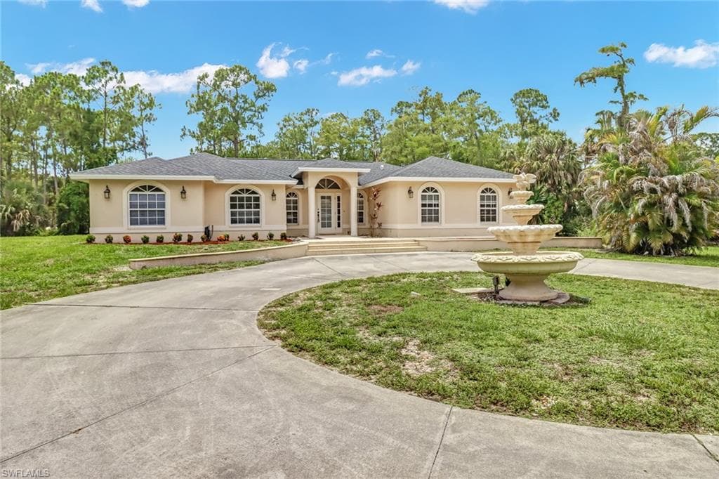 261 5th ST NW NAPLES, FL 34120
