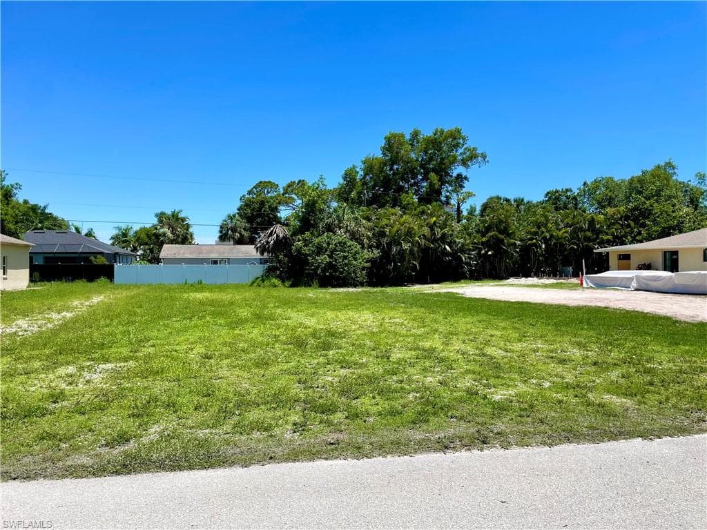 4633 Sierra LN BONITA SPRINGS, FL 34134