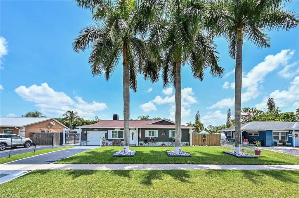 3438 Poinciana ST NAPLES, FL 34105