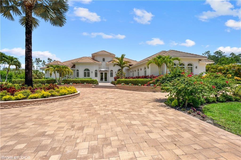 294 Logan BLVD S NAPLES, FL 34119