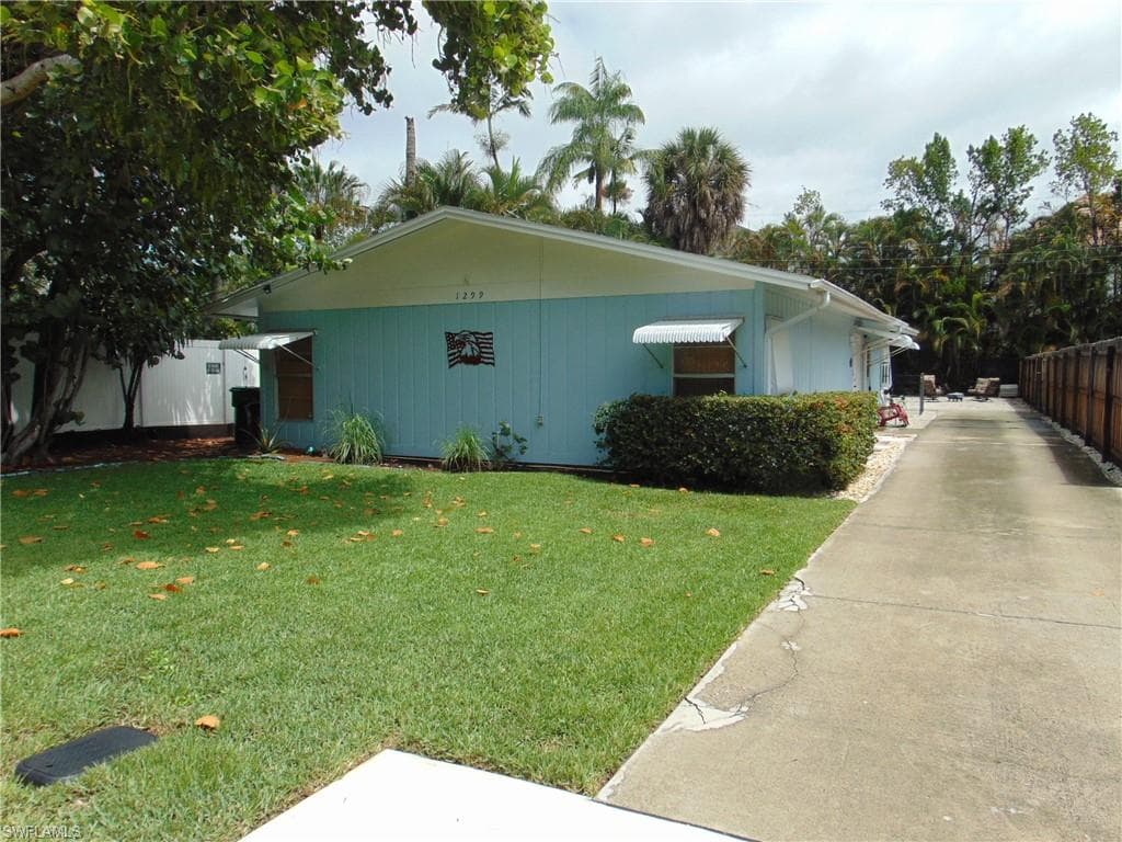 1299 Frank Whiteman BLVD NAPLES, FL 34103