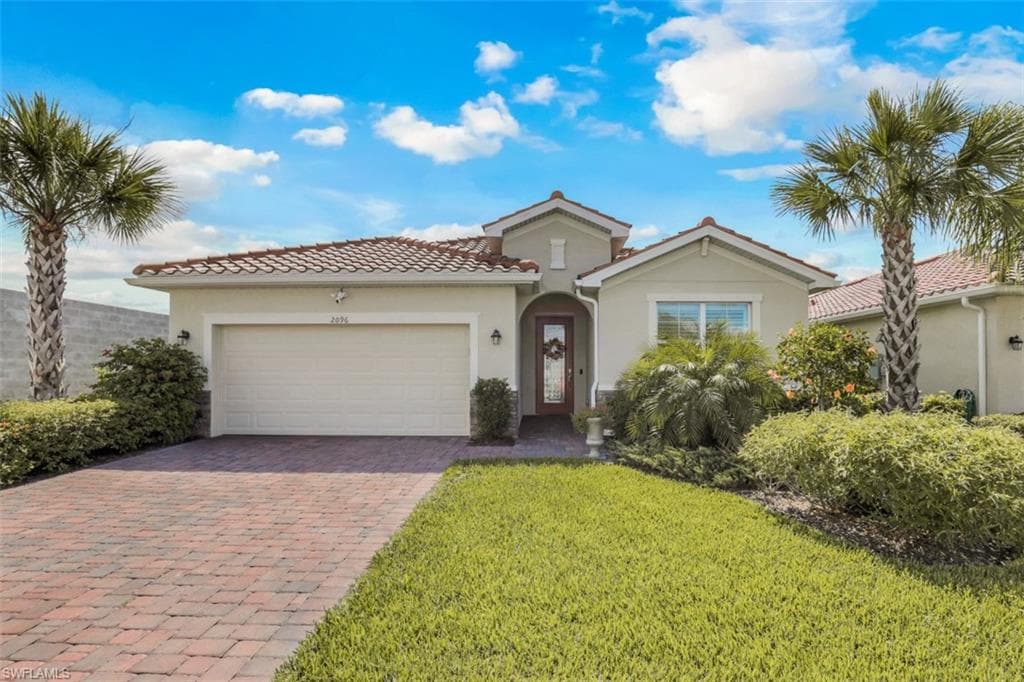 2096 Hamlin ST NAPLES, FL 34120