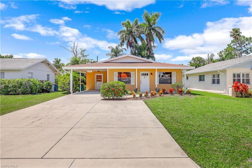 668 93rd AVE N NAPLES, FL 34108