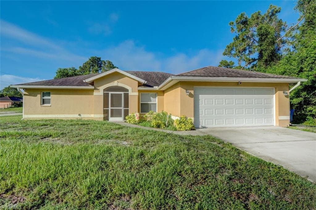 964 Iris ST E LEHIGH ACRES, FL 33974