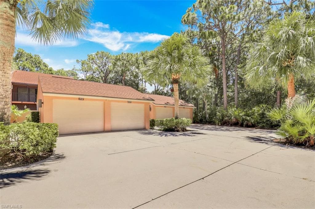15330 Cedarwood LN 103 NAPLES, FL 34110
